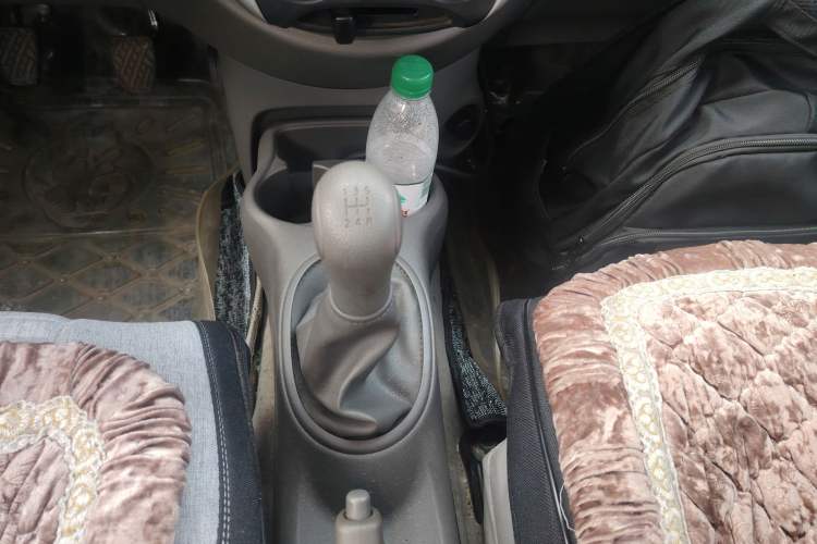 Used Nissan Sunny 2014 1.5XE Manual Elite Edition Gear Lever