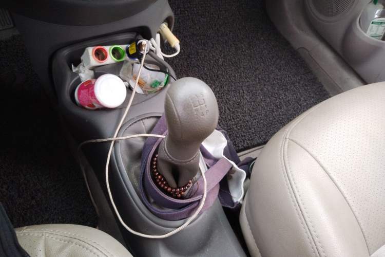 Used Nissan Sunny 2014 1.5XE Manual Comfort Edition Gear Lever