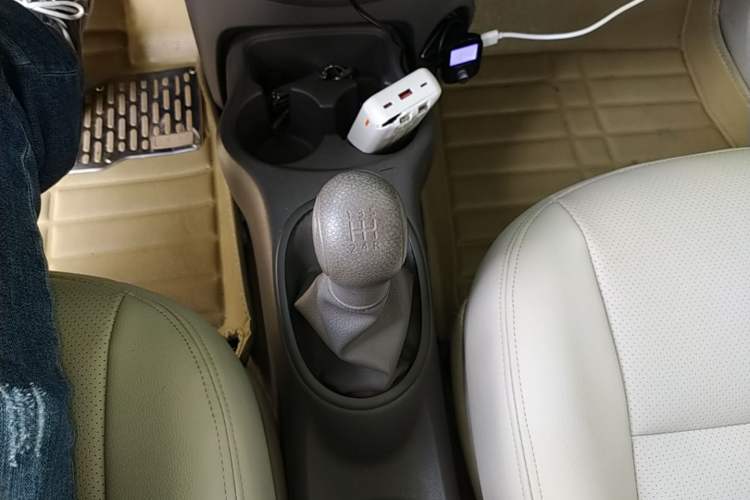 Used Nissan Sunny 2014 1.5XE Manual Elite Edition Gear Lever