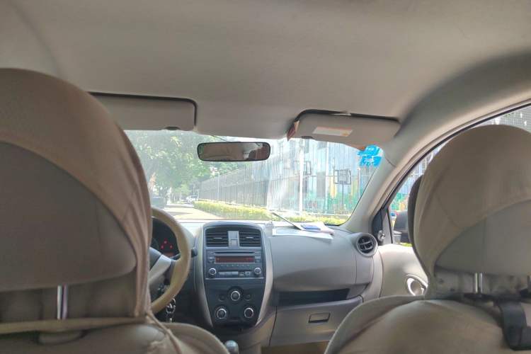 Used Nissan Sunny 2014 1.5XE Manual Comfort Edition Headliner