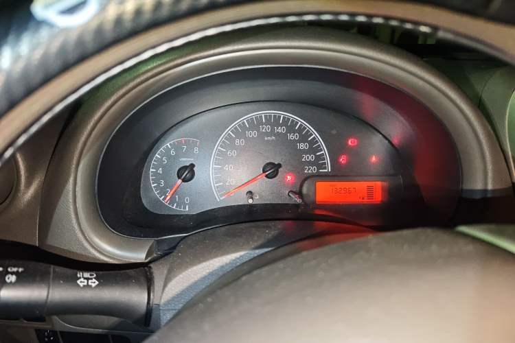 Used Nissan Sunny 2014 1.5XE Manual Comfort Edition Instrument Cluster