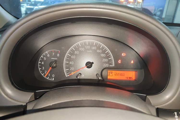 Used Nissan Sunny 2014 1.5XE CVT Elite Edition Instrument Cluster