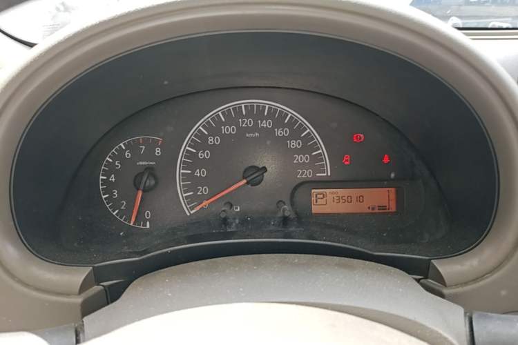 Used Nissan Sunny 2014 1.5XE CVT Comfort Edition Instrument Cluster