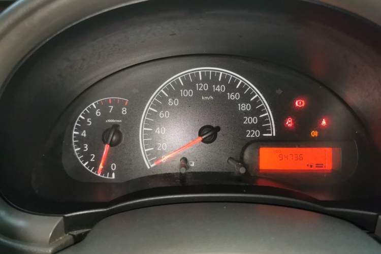Used Nissan Sunny 2014 1.5XE Manual Comfort Edition Instrument Cluster