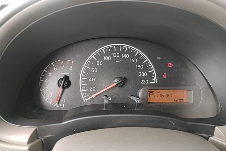 Used Nissan Sunny 2014 1.5XE CVT Comfort Edition Instrument Cluster