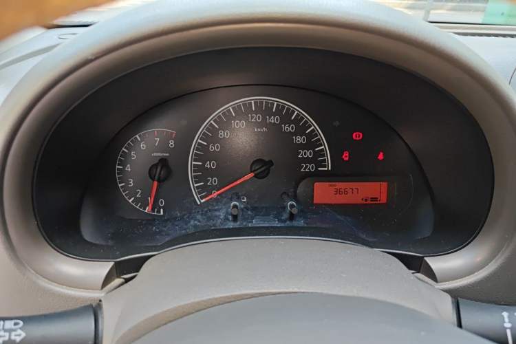 Used Nissan Sunny 2014 1.5XE Manual Comfort Edition Instrument Cluster