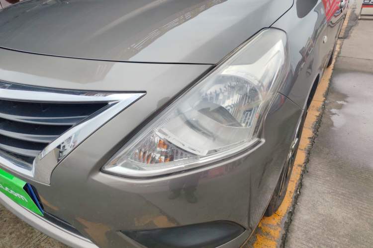 Used Nissan Sunny 2014 1.5XE Manual Comfort Edition Left Front Headlight