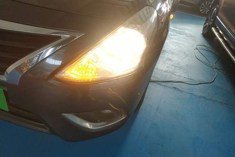 Used Nissan Sunny 2014 1.5XE Manual Comfort Edition Left Front Headlight