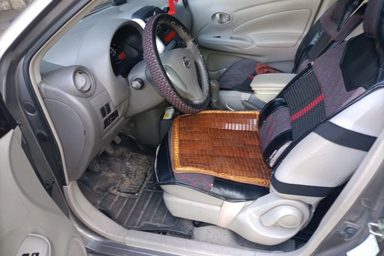 Used Nissan Sunny 2014 1.5XE Manual Elite Edition Left Front Seat