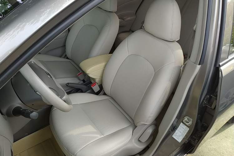 Used Nissan Sunny 2014 1.5XE Manual Elite Edition Left Front Seat