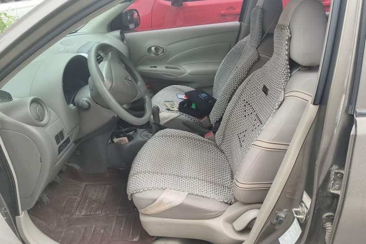 Used Nissan Sunny 2014 1.5XE Manual Elite Edition Left Front Seat