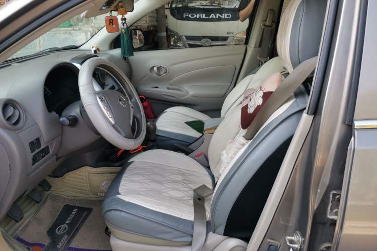 Used Nissan Sunny 2014 1.5XE Manual Elite Edition Left Front Seat