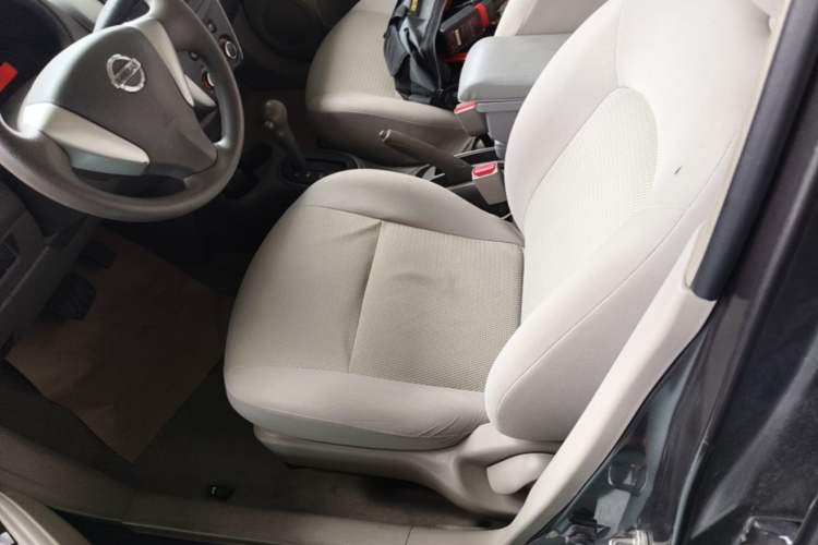 Used Nissan Sunny 2014 1.5XE CVT Elite Edition Left Front Seat