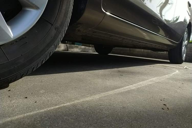 Used Nissan Sunny 2014 1.5XE Manual Elite Edition Left Side Sill