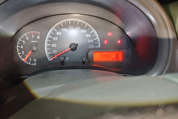 Used Nissan Sunny 2014 1.5XE Manual Comfort Edition Odometer Close Up