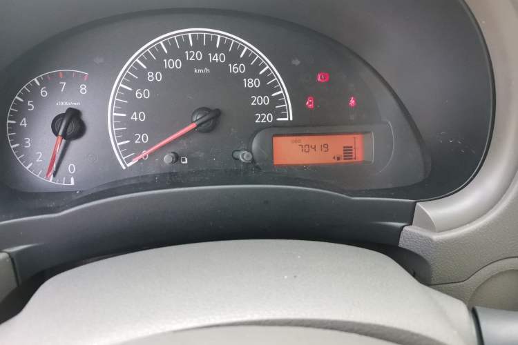 Used Nissan Sunny 2014 1.5XE Manual Elite Edition Odometer Close Up
