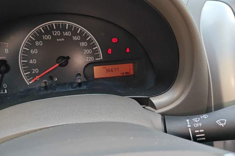 Used Nissan Sunny 2014 1.5XE Manual Comfort Edition Odometer Close Up