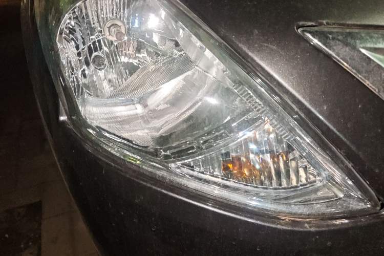 Used Nissan Sunny 2014 1.5XE Manual Comfort Edition Right Front Headlight
