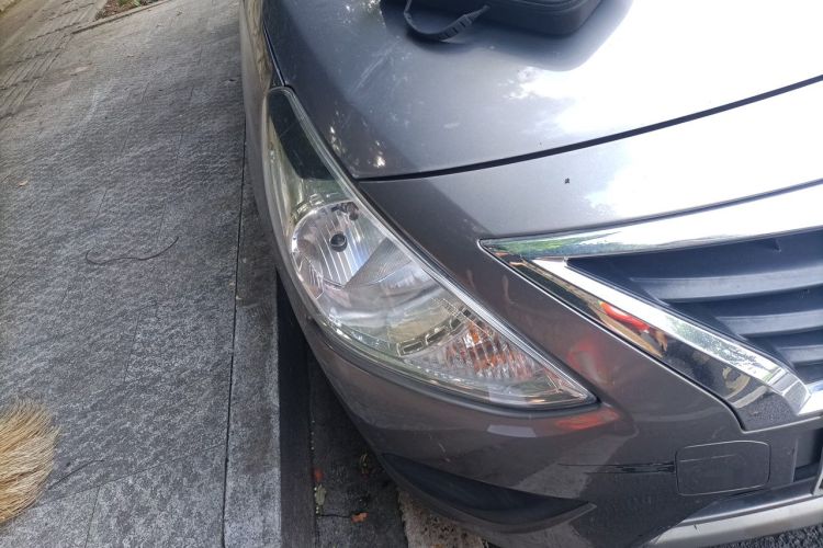 Used Nissan Sunny 2014 1.5XE Manual Elite Edition Right Front Headlight