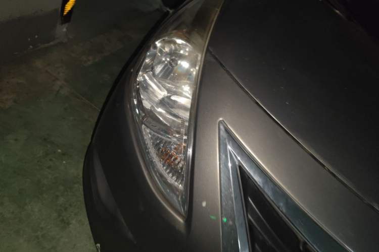 Used Nissan Sunny 2014 1.5XE CVT Comfort Edition Right Front Headlight