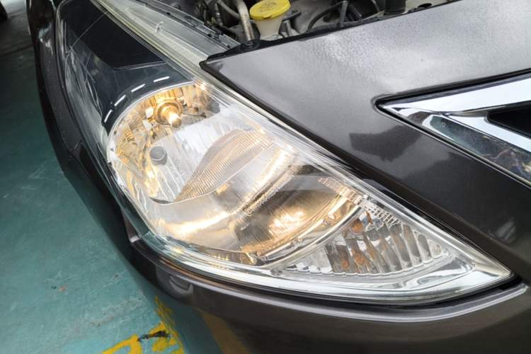 Used Nissan Sunny 2014 1.5XE CVT Elite Edition Right Front Headlight