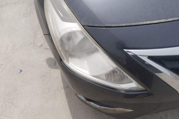 Used Nissan Sunny 2014 1.5XE Manual Elite Edition Right Front Headlight