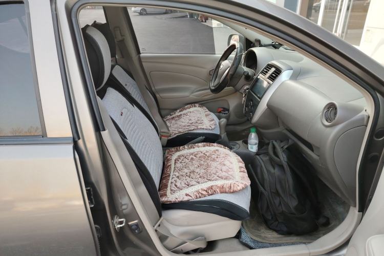 Used Nissan Sunny 2014 1.5XE Manual Elite Edition Right Front Seat