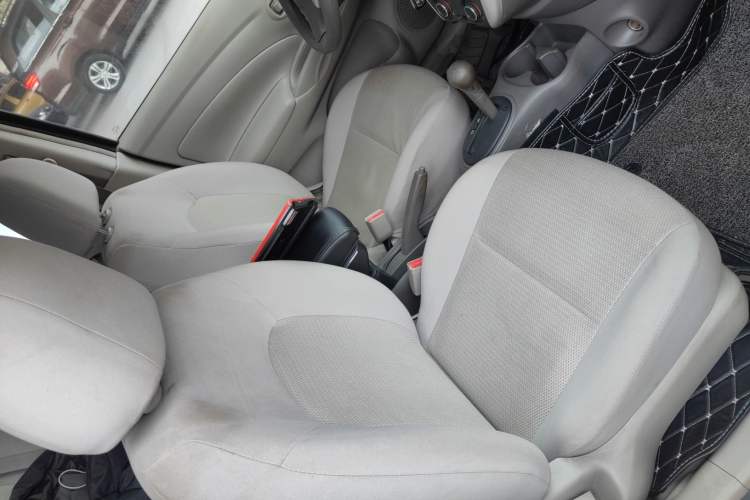 Used Nissan Sunny 2014 1.5XE CVT Elite Edition Right Front Seat