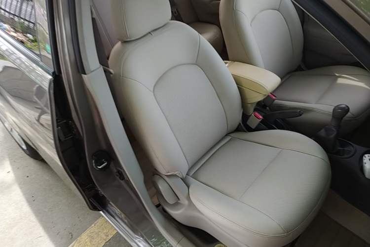 Used Nissan Sunny 2014 1.5XE Manual Elite Edition Right Front Seat
