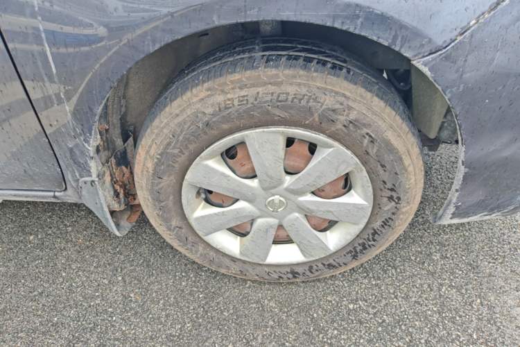 Used Nissan Sunny 2014 1.5XE Manual Comfort Edition Right Front Wheel Hub