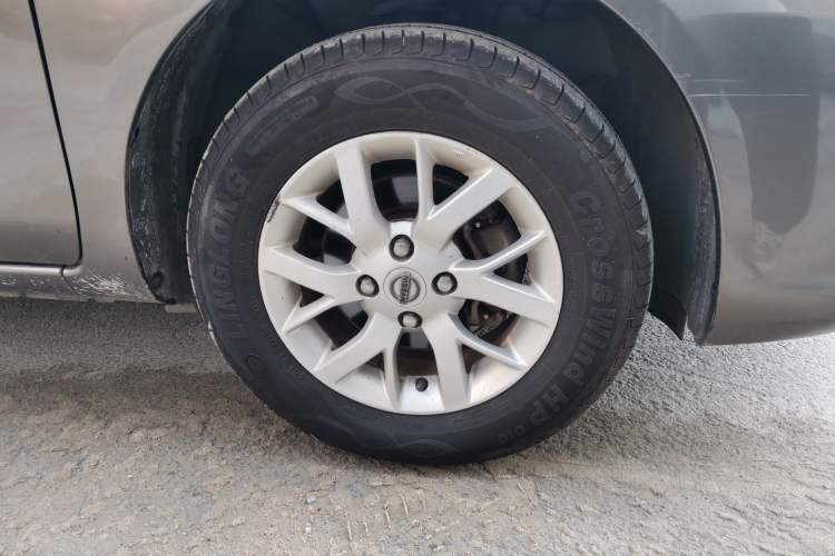 Used Nissan Sunny 2014 1.5XE Manual Elite Edition Right Front Wheel Hub