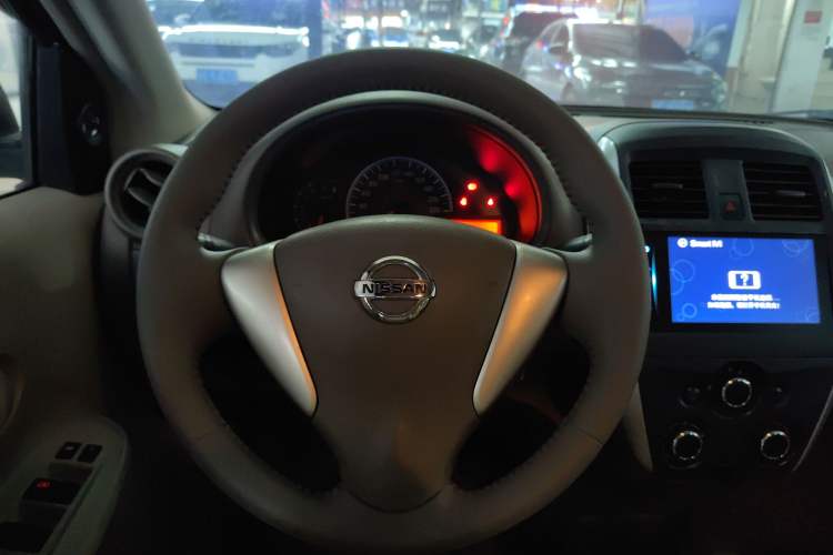 Used Nissan Sunny 2014 1.5XE CVT Elite Edition Steering Wheel