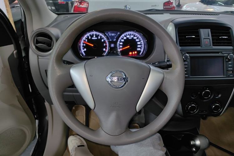 Used Nissan Sunny 2014 1.5XV CVT Prestige Edition Steering Wheel