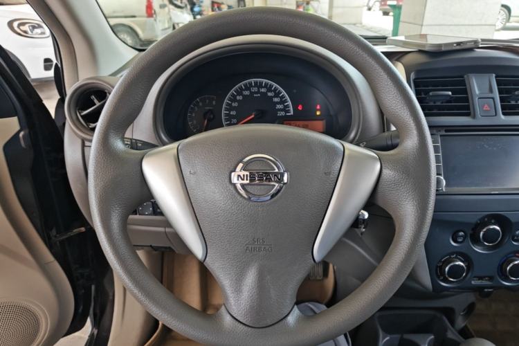 Used Nissan Sunny 2014 1.5XE CVT Elite Edition Steering Wheel