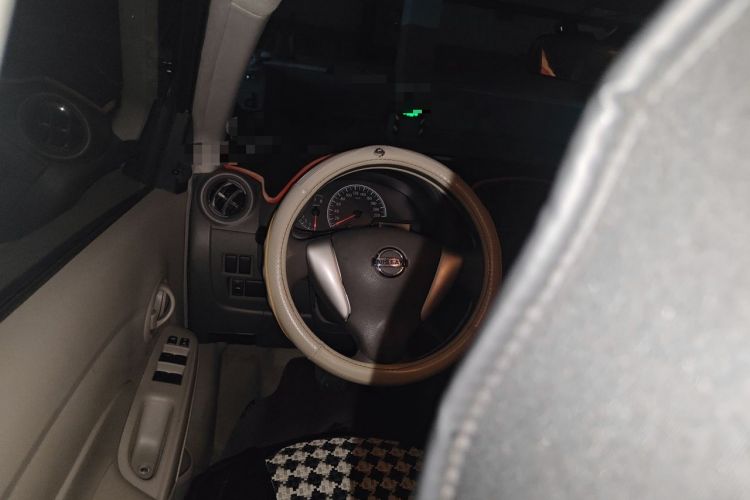 Used Nissan Sunny 2014 1.5XE CVT Comfort Edition Steering Wheel