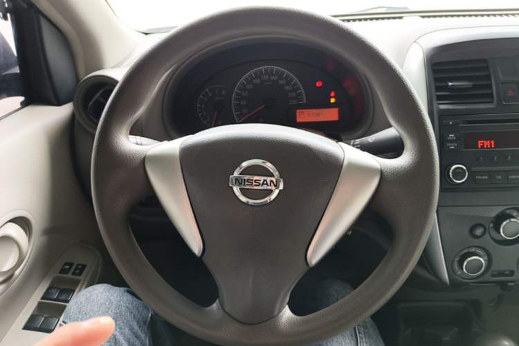 Used Nissan Sunny 2014 1.5XE CVT Elite Edition Steering Wheel