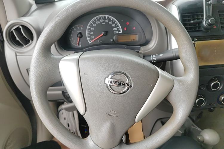 Used Nissan Sunny 2014 1.5XE CVT Comfort Edition Steering Wheel
