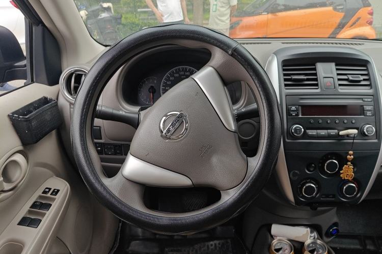 Used Nissan Sunny 2014 1.5XE CVT Elite Edition Steering Wheel