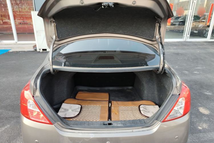 Used Nissan Sunny 2014 1.5XE Manual Elite Edition Trunk