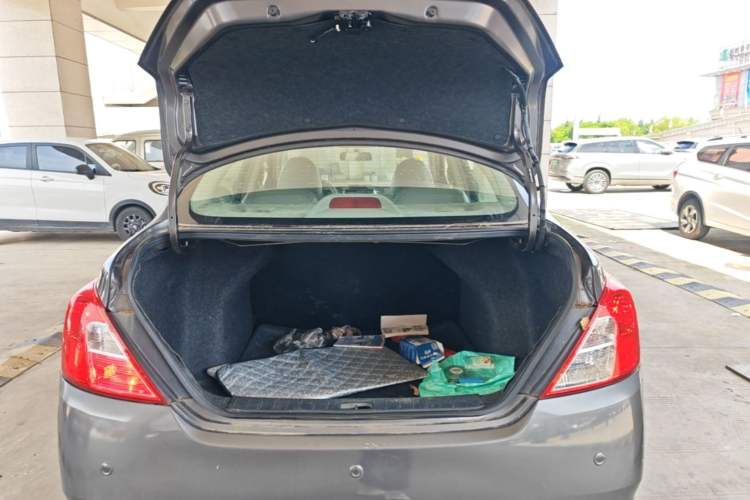 Used Nissan Sunny 2014 1.5XE CVT Elite Edition Trunk