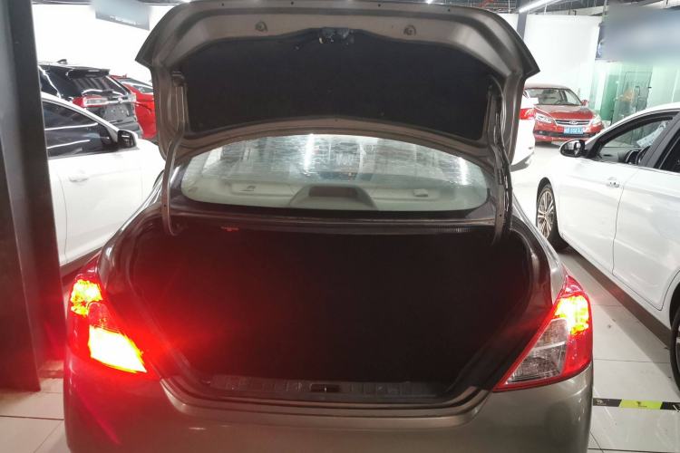 Used Nissan Sunny 2014 1.5XE Manual Comfort Edition Trunk