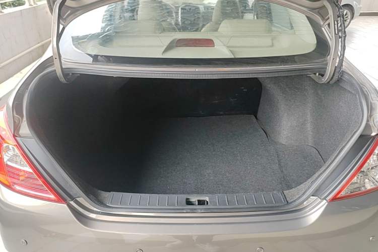 Used Nissan Sunny 2014 1.5XE CVT Comfort Edition Trunk
