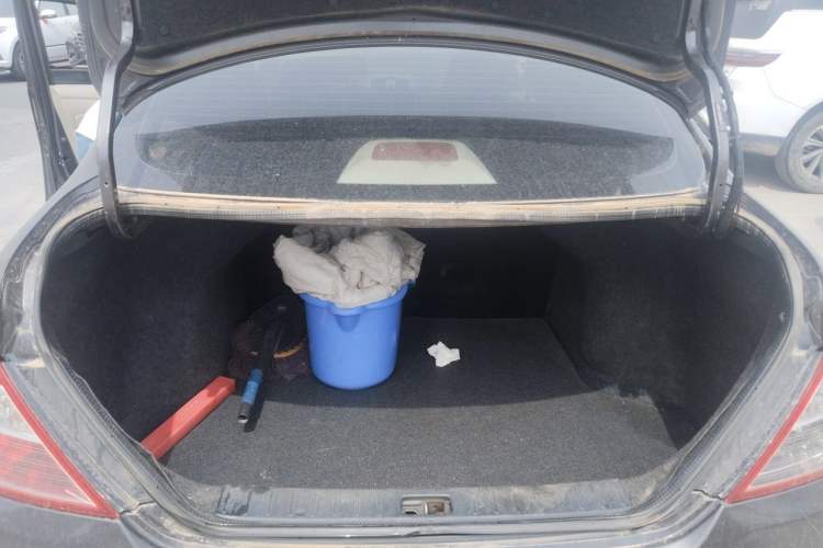 Used Nissan Sunny 2014 1.5XE Manual Elite Edition Trunk