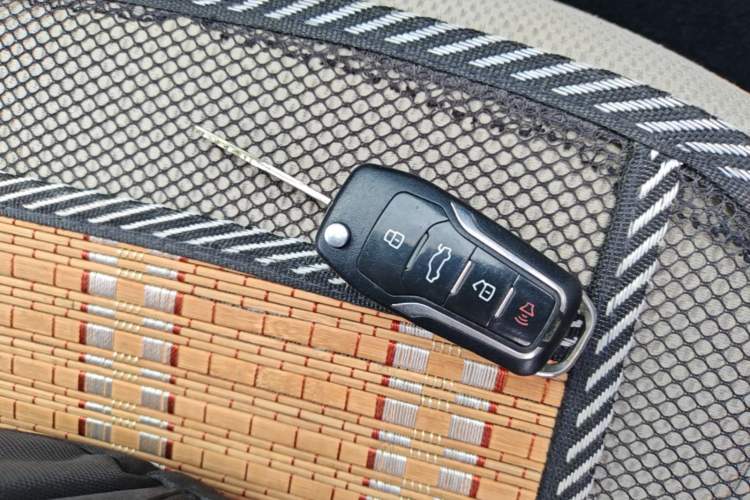 Used Nissan Sunny 2014 1.5XE Manual Comfort Edition Vehicle Key