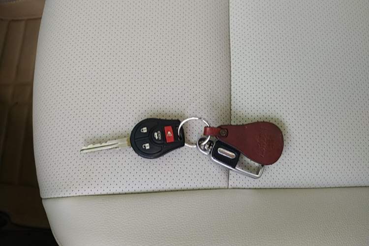 Used Nissan Sunny 2014 1.5XE Manual Elite Edition Vehicle Key