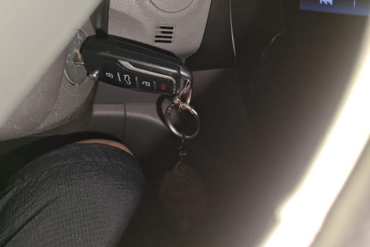 Used Nissan Sunny 2014 1.5XE CVT Comfort Edition Vehicle Key