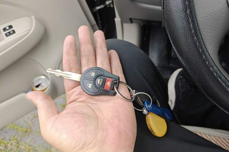Used Nissan Sunny 2014 1.5XE CVT Elite Edition Vehicle Key