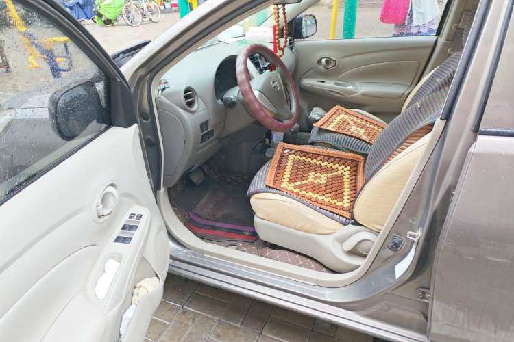 Used Nissan Sunny 2014 1.5XE CVT Elite Edition Driver Seat