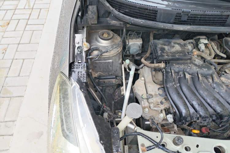 Used Nissan Sunny 2014 1.5XE CVT Elite Edition Engine Bay Right