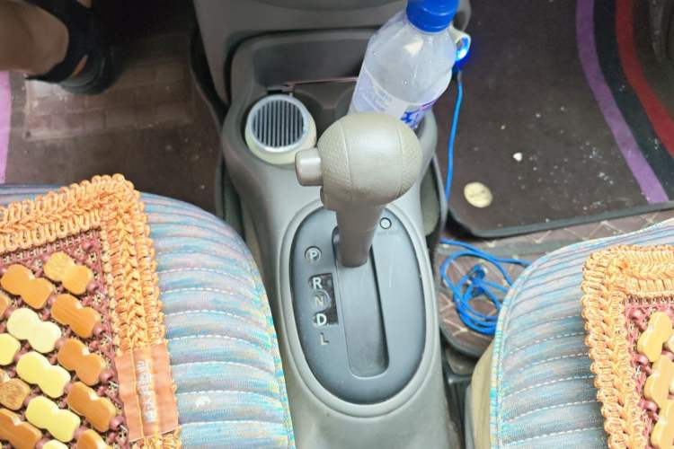 Used Nissan Sunny 2014 1.5XE CVT Elite Edition Gear Lever